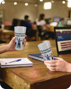 Copos com artes prontas no tema de empresas.